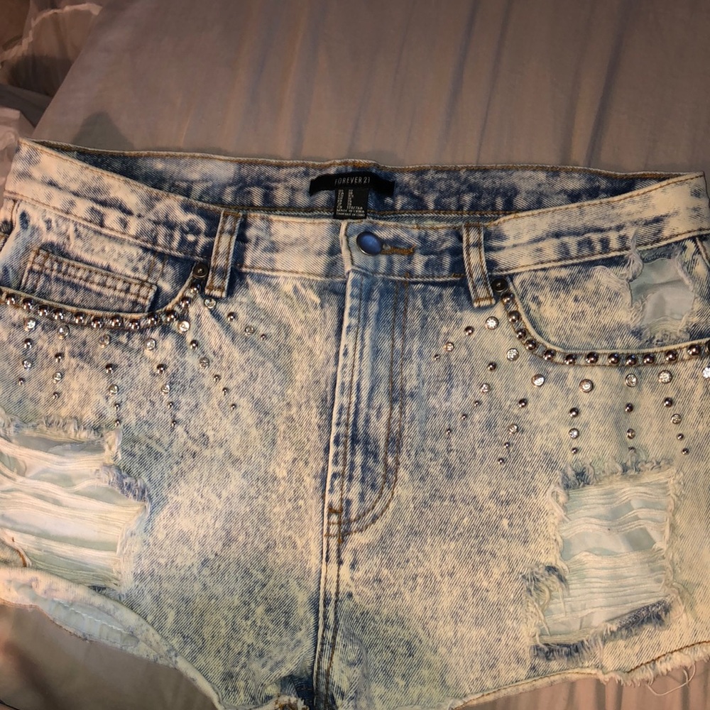 Cute bleached bedazzled jean shorts forever 21